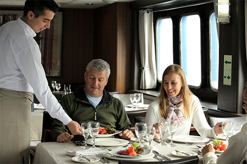 Gastronomía excelente con Australis. SoloCruceros.com Gastronomía excelente con Australis. SoloCruceros.com
