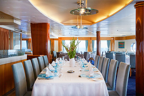 Restaurante a bordo, Celestyal Cruises. SoloCruceros.com Restaurante a bordo, Celestyal Cruises. SoloCruceros.com