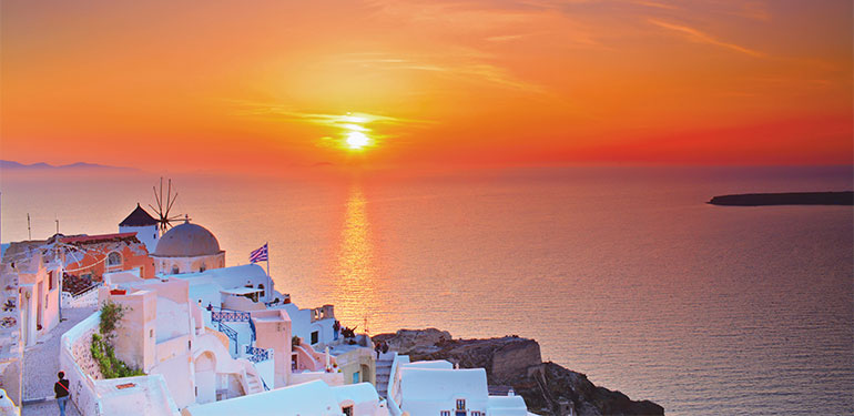 Cruceros por las Islas Griegas, atardecer en Santorini. SoloCruceros.com Cruceros por las Islas Griegas, atardecer en Santorini. SoloCruceros.com