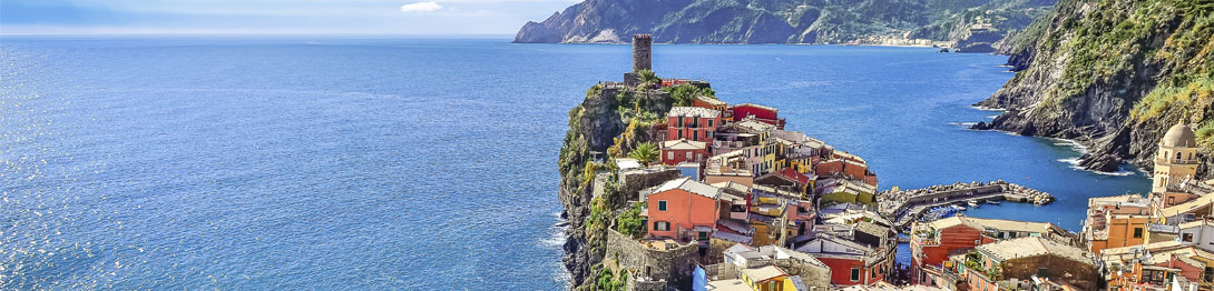 Pueblo costero de Cinque Terre en la provincia de la Spezia, Italia. SoloCruceros.com Pueblo costero de Cinque Terre en la provincia de la Spezia, Italia. SoloCruceros.com