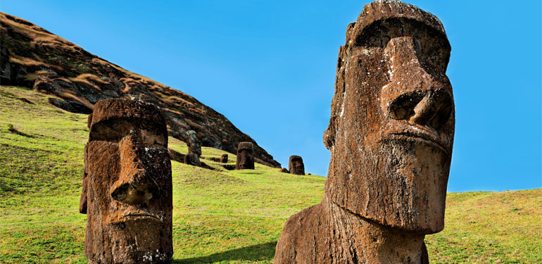 Moáis en la Isla de Pascua, la Polinesia. SoloCruceros.com Moáis en la Isla de Pascua, la Polinesia. SoloCruceros.com