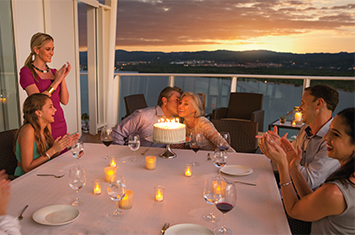 Celebra tu cumpleaños a bordo. SoloCruceros.com