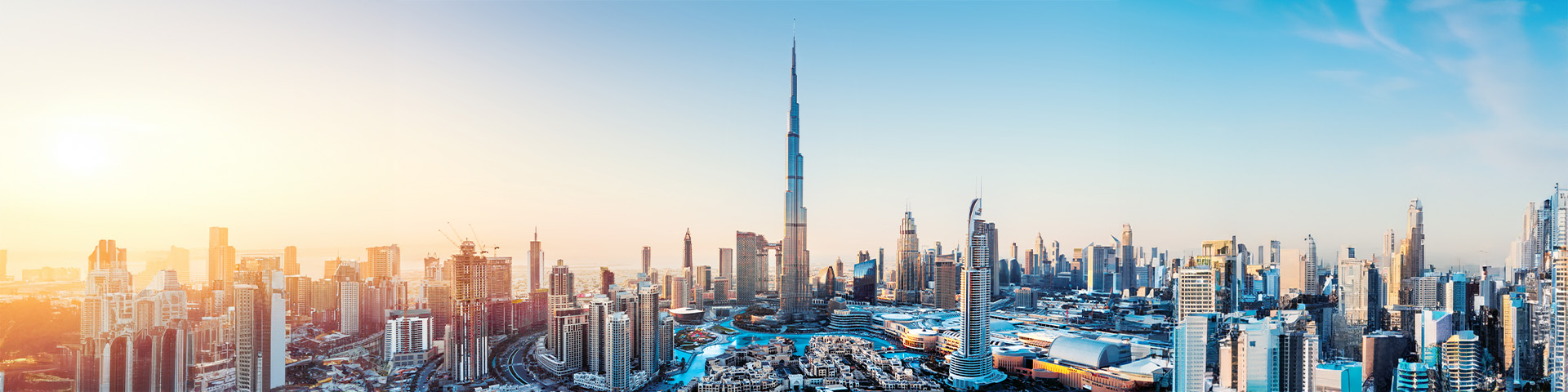 Cruceros desde Dubái al mejor precio, rascacielos. SoloCruceros.com