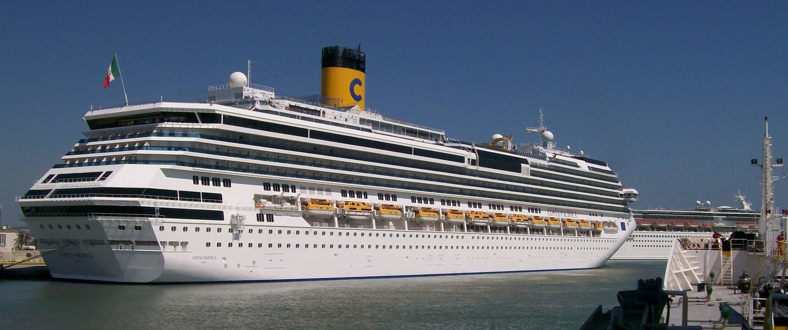 El crucero Costa Pacifica