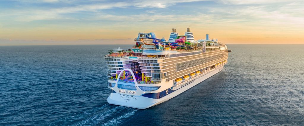 Crucero Royal Caribbean: experiencias premium a bordo en el Caribe Barco de Royal Caribbean navegando por el Caribe en itinerario de lujo