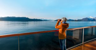 Como-Elegir-Crucero-Alaska-Señora