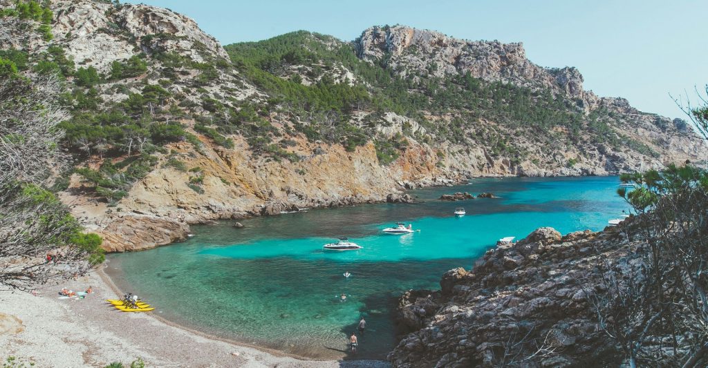 Vista de la costa de Mallorca, una de las principales escalas en cruceros por el Mediterráneo