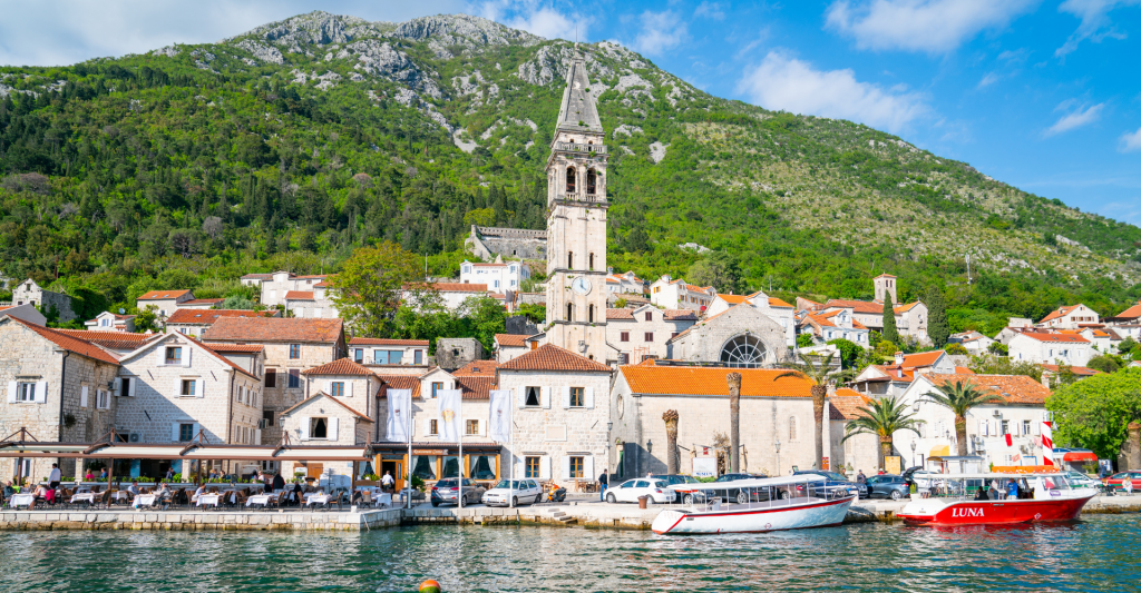Localidad de Kotor en Montenegro, destino crucero Fotografía de la localidad de Kotor, Montenegro, destino de crucero