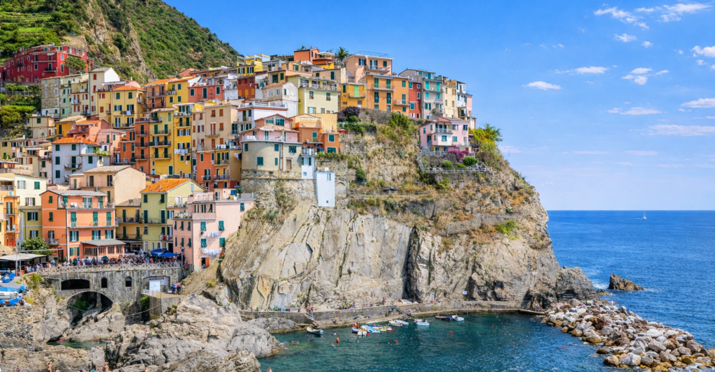 Cinque terre desde el mar, destino de crucero Fotografía de cinque terre desde el mar, destino de crucero