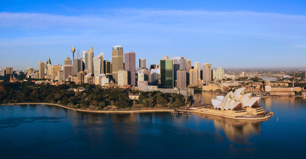 Paisaje de Sídney desde el mar, destino crucero Fotografía panorámica del paisaje de Sídney desde el mar, destino de crucero