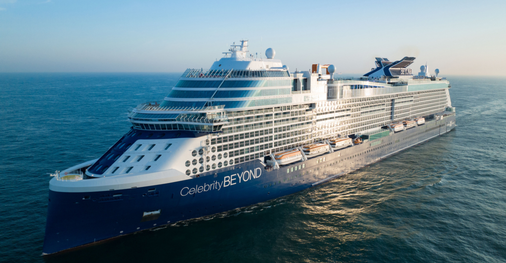 Celebrity Beyond, de la naviera Celebrity Cruises, surcando los mares de las Bahamas Imagen del crucero Celebrity Beyond, de la naviera Celebrity Cruises, surcando los mares de las Bahamas