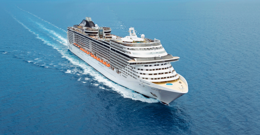 barco-crucero-msc-splendida-alta-mar Vista aérea del barco de crucero MSC Splendida navegando en mar abierto