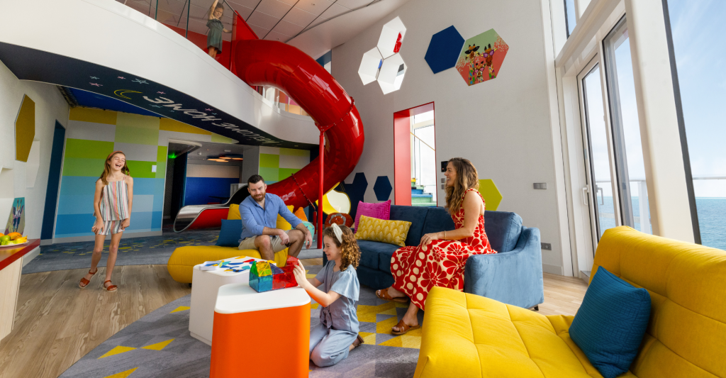 Ultimate Family Townhouse del Icon of the Seas Ultimate Family Townhouse del Icon of the Seas con tobogán interior y zona familiar