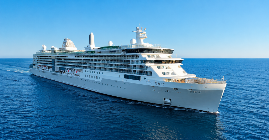 Silver Ray de Silversea navegando por el Mediterráneo