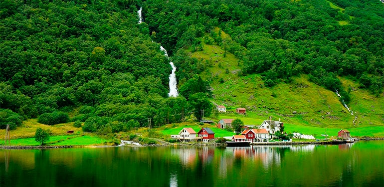 Cruceros por el Norte de Europa, Fiordos Noruegos. SoloCruceros.com Cruceros por el Norte de Europa, Fiordos Noruegos. SoloCruceros.com