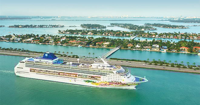 Norwegian Sky, NCL. SoloCruceros.com