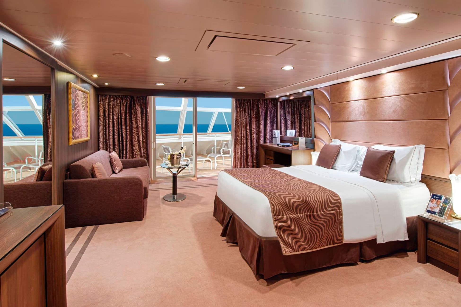 Yacht Club Deluxe Grand Suite